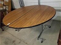 5'  round folding table