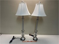 NICE PAIR OF SWIRL CLEAR GLASS TABLE LAMPS