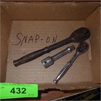 2 SNAP-ON SOCKET WRENCHS & 1 SOCKET EXTENSION