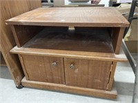 Small Tv Stand, 22x17x19.5 "
