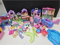 LARGE Lot of Polly Pocket Toys