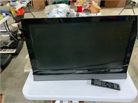 VIZIO flat screen tv with remote - works