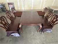 Cherry Dining Room Table w/ 2 Leafs & 6 Chairs