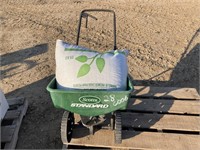 PUSH FERTILIZER/SEED SPREADER,