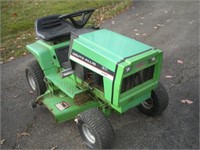 Deutz-Allis Lawn Tractor 11 HP Briggs & Stratton