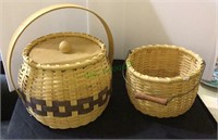 Straw baskets, Lot of two straw baskets with