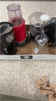 Kitchen small appliances lot, 1 coffee grinder, 1