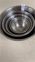 5 assorted stainless steel bowls