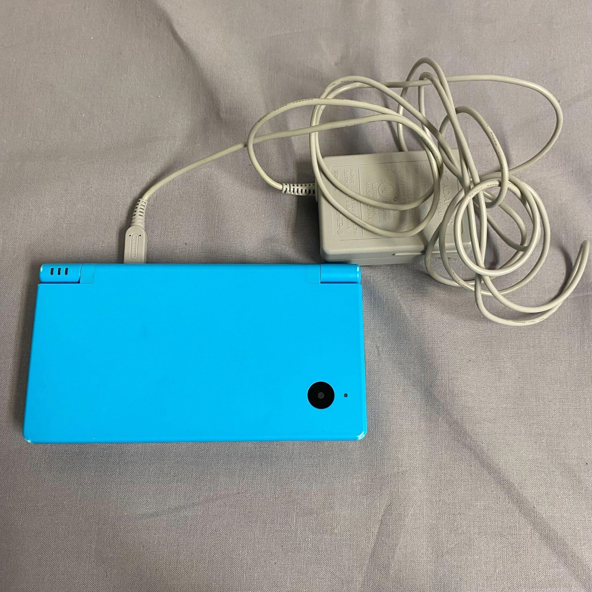 Nintendo DSi Handheld Console - Blue, w/ Charger