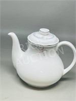 Royal Doulton teapot - Carnation