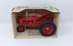 1/16 Farmall H Tractor, Ertl