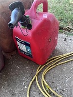 5 gallon red gas can- like new