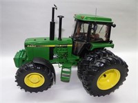 Ertl 1:16 John Deere 4450 Tractor