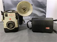 2 Vintage Camera's including Brownie Bullseye &
