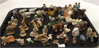 Great tray lot of miniature figurines of a