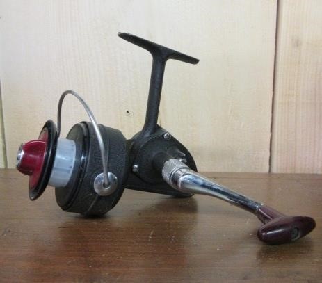 DAM Quick 220 Spinning Reel  Kelso & Company Auctioneers Inc