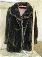 Dillards’s Grandella II Sportowne fur coat. Size