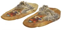 (PAIR) NORTHERN CREE BEADED MOCCASINS, C.1940-1960