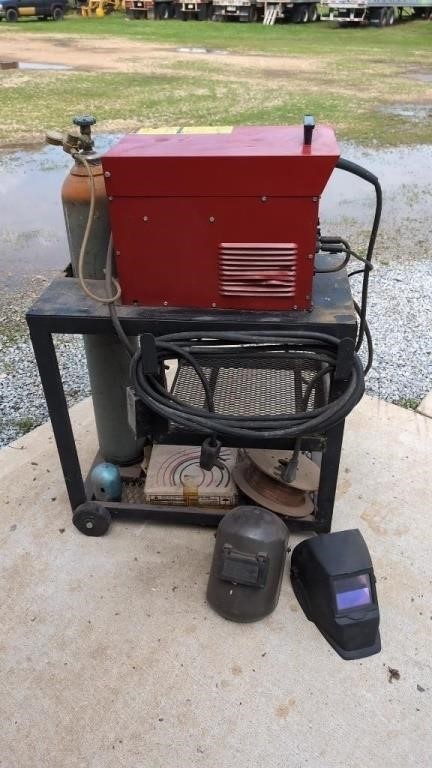 Century 145 Amp Mig Welder with Gas, 3 Spools Of