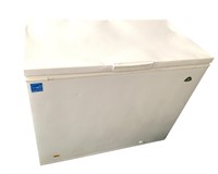 Electrolux White Chest Freezer *pre-owned/dented