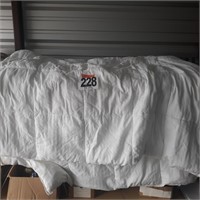 Queen Comforter (White) (U234)