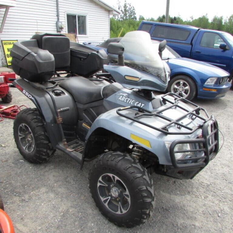 2013 ARCTIC CAT 550 LIMITED 4X4 ATV, 2635KM,