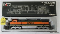 Kato BNSF Dash-9 Diesel Locomotive 37-1901, OB