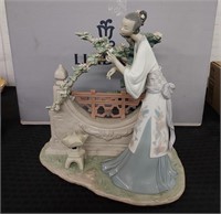 LLADRO 13.5"  Oriental Moon #8020 figurine w box