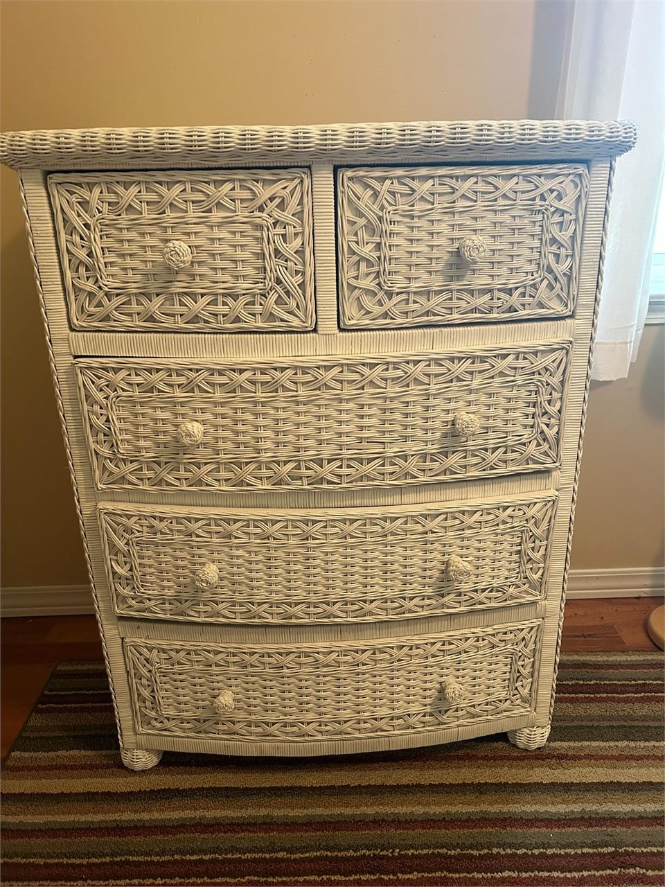 White Wicker Dresser With (5) Drawers