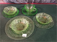 ASSORTED PIECES OF GREEN DEPRESSION GLASS