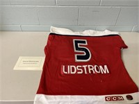 Signed Nicklas Lidstrom Jersey with COA