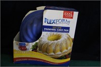 NIP Flexform Pinwheel Cake Pan Silicone