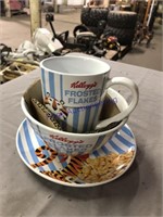 KELLOGG'S 3-PC BREAKFAST SET, FROSTED FLAKES