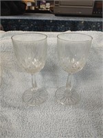 Lot of 2 Matching Wine Glasses