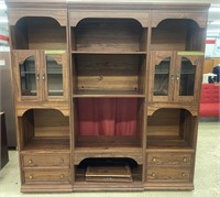 Three-piece matching hutch/cabinets with