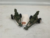 2 Tootsie toy howitzer cannons