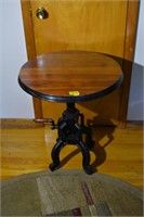 454: side Table made in india, raises/lowers