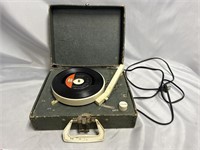 VINTAGE ELECTRIC RECORD PLAYER. WORKS! WITH