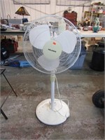 PEDESTAL FAN