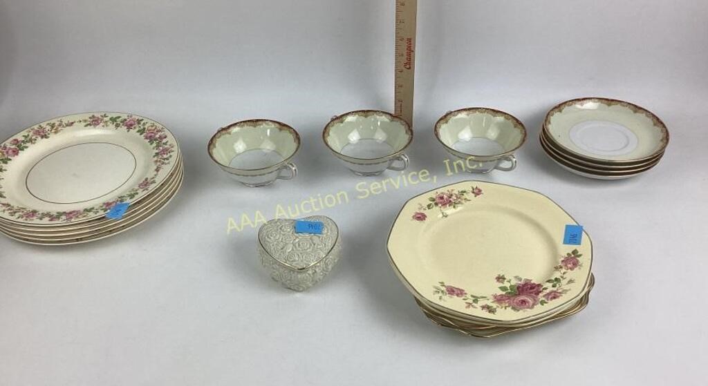 Ransom China Tea Cups and Saucers (4), Heart