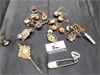 Skeleton keys, brass decor, miscellaneous
