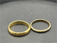 (2) small children’s 14kt Gold ring
Tw .9g