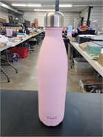 Swell water bottle