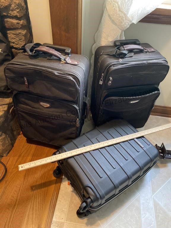 3 American tourist luggage