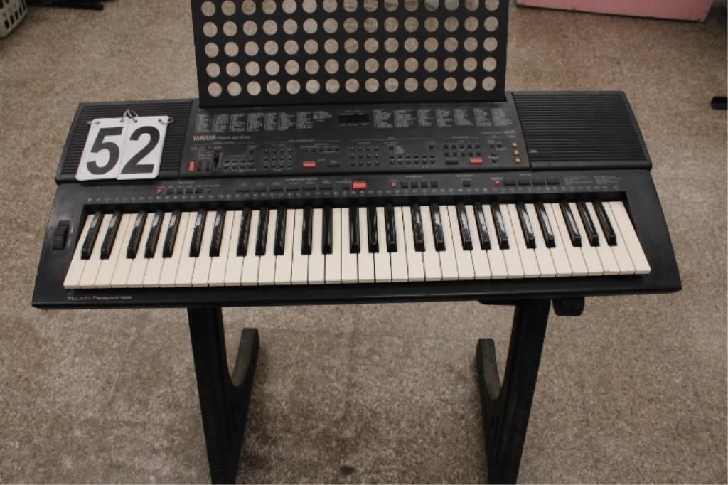 Yamaha PSR-500M Keyboard w/ Stand Unknown if Works