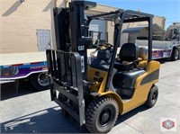 Cat 5,000 lb Pneumatic Tire Forklift