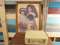 VINTAGE SUITCASE & PUZZLE PICTURE WITH WOOD FRAME