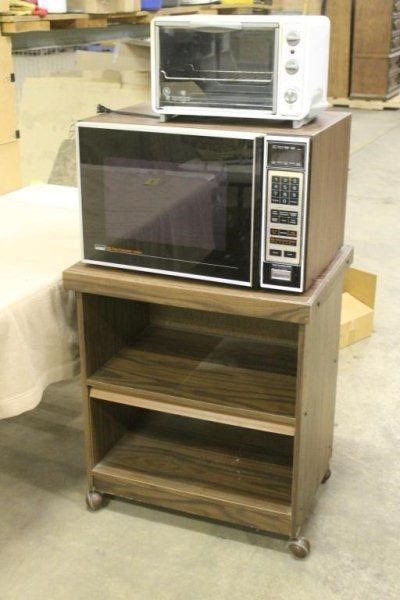 Montgomery Ward 1.1 Cu. Ft. Microwave Oven