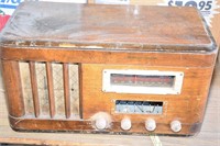 ANTIQUE STEWART WARNER RADIO ! -B-2