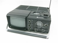11.5"x 11"x 5" Retro Samsung Portable TV Radio